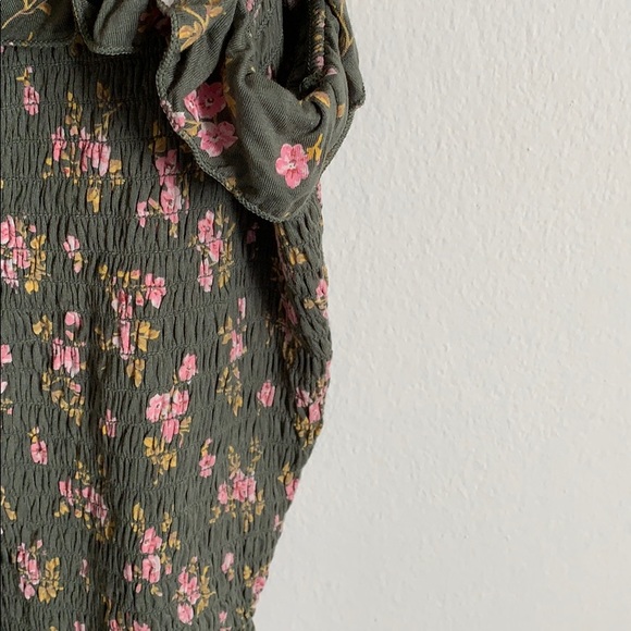 Floral Cropped Tank Top - Picture 2 of 5